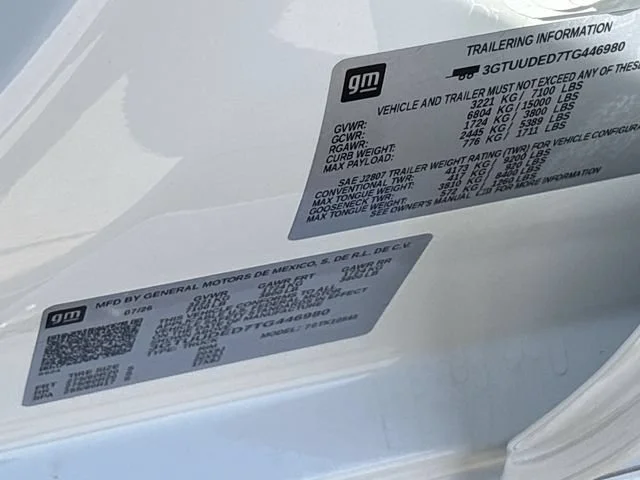 New 2026 Summit White GMC SLT image 26