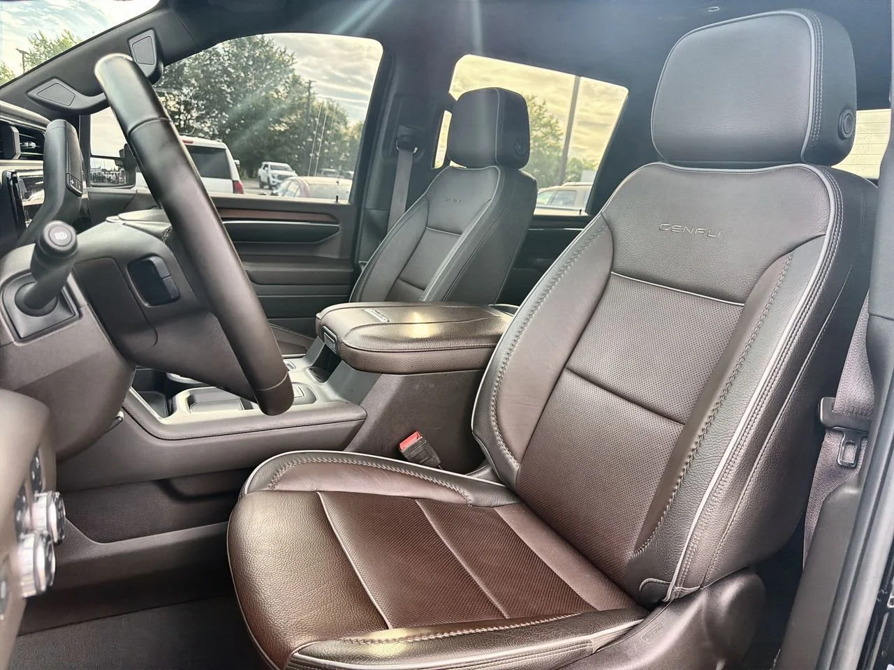 Used 2024 Onyx Black GMC Denali image 16