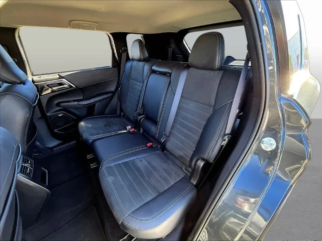 Used 2025 Black Mitsubishi SE image 25