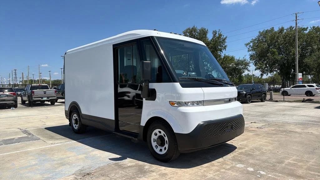 Used 2024 Oyster White BrightDrop EJY image 13