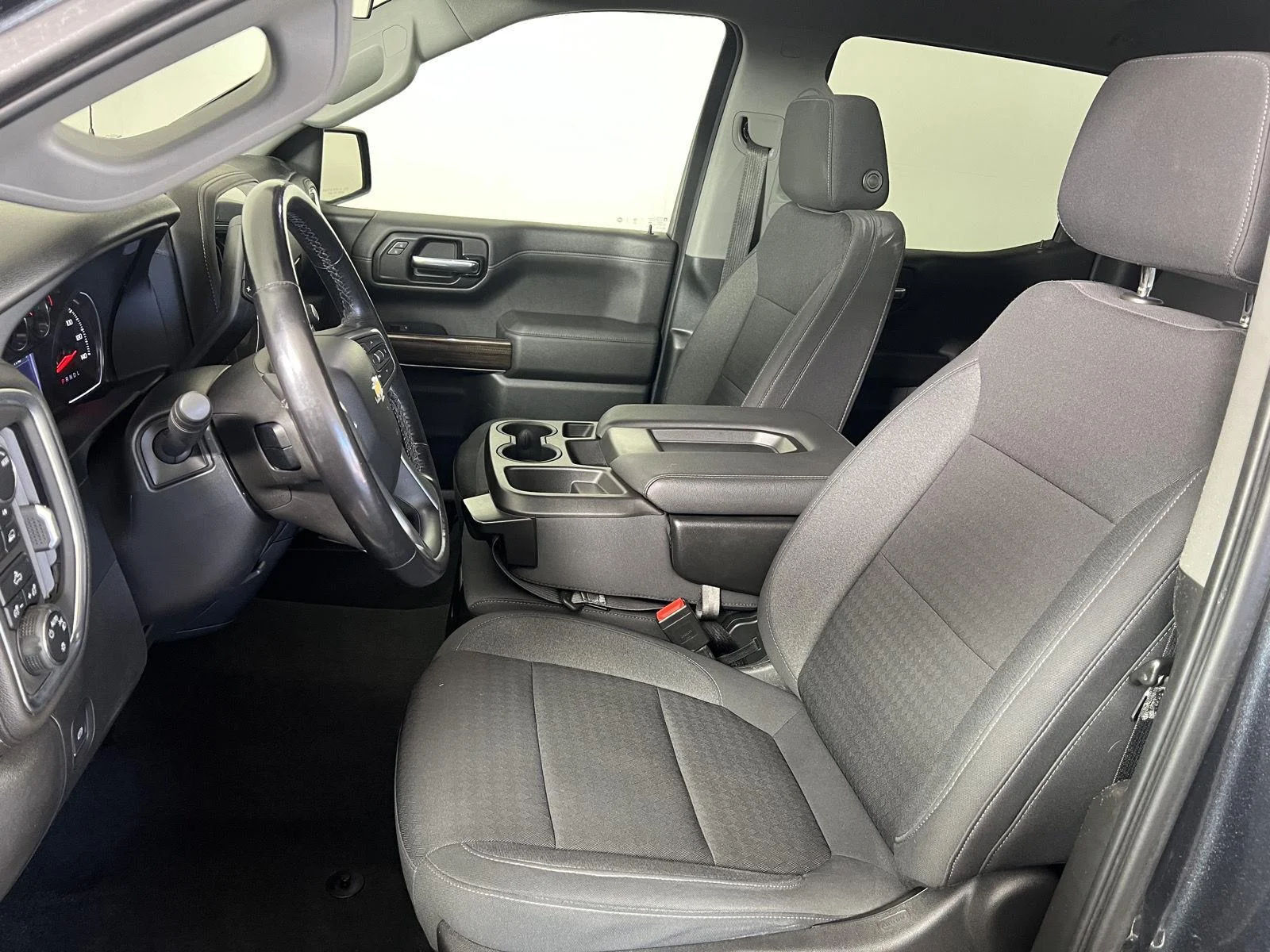 Used 2022 SHADOW GRAY METALLIC Chevrolet LT image 5