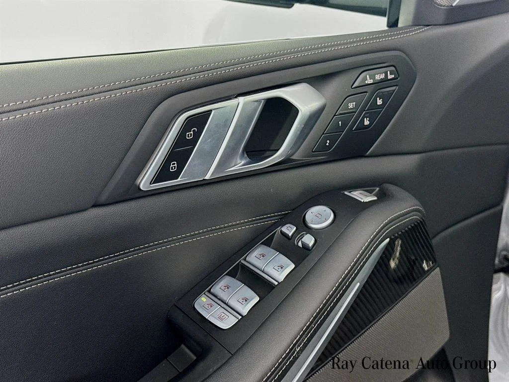 Used 2024 Gray BMW M60i image 18