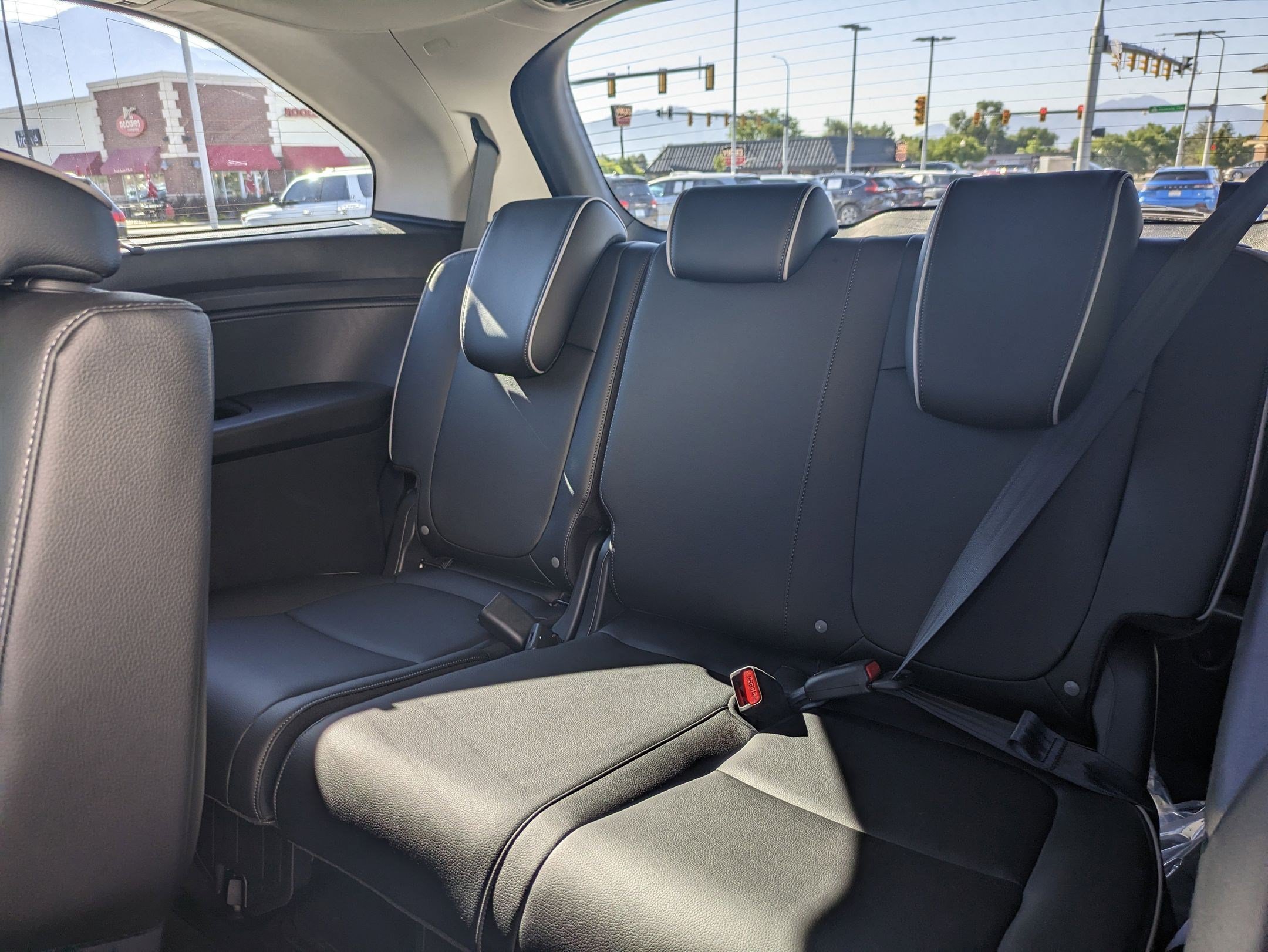 New 2026 Platinum White Pearl Honda Touring image 18