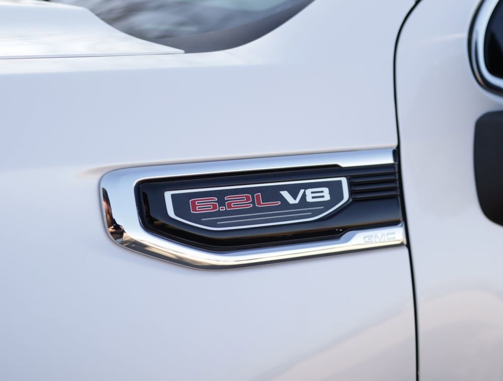 Used 2023 White Frost Tricoat GMC Denali image 38