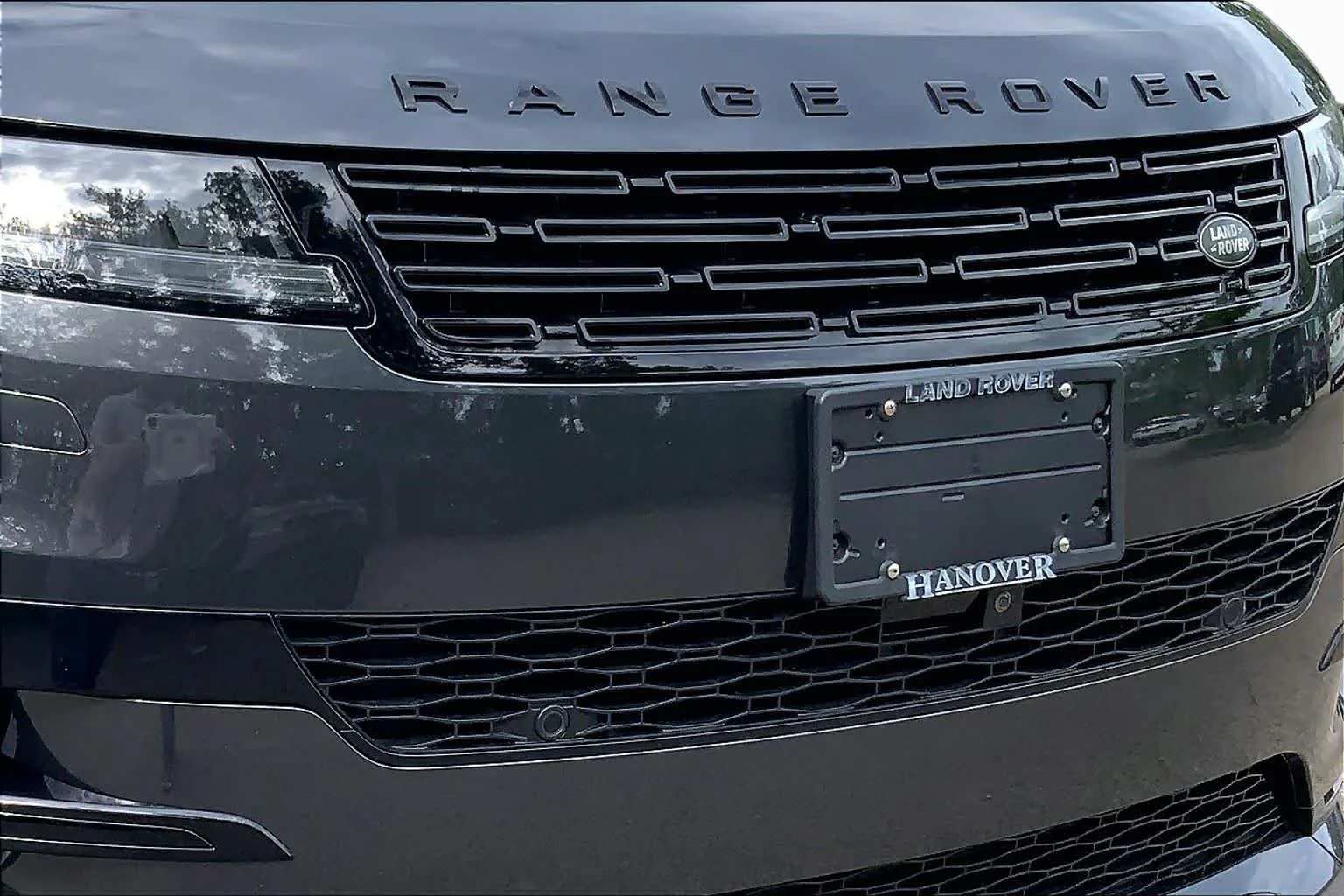 Used 2023 Carpathian Grey Premium Metallic Land Rover SE Dynamic image 28