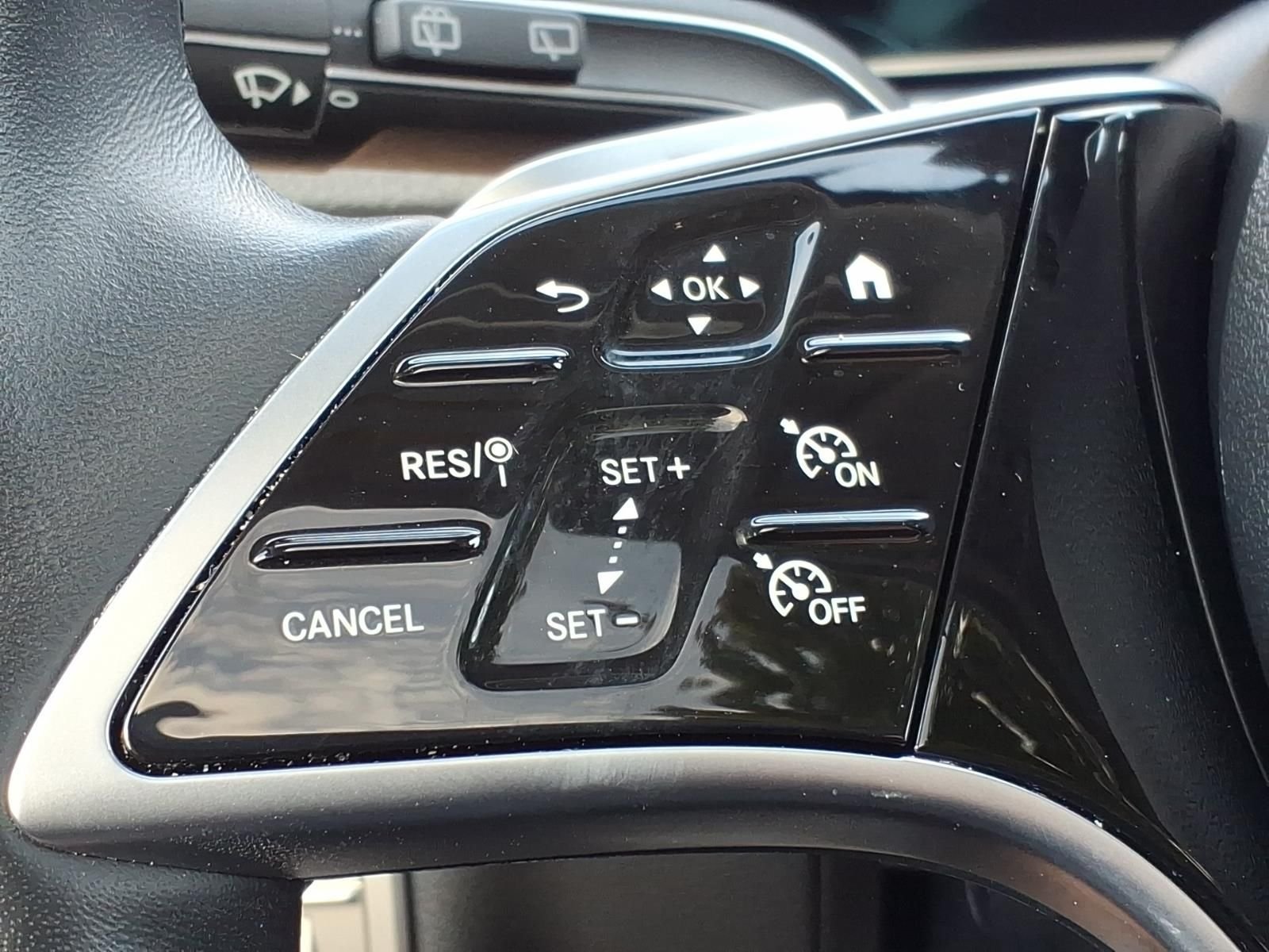 Certified Used 2025  Mercedes-Benz GLE 350 image 25