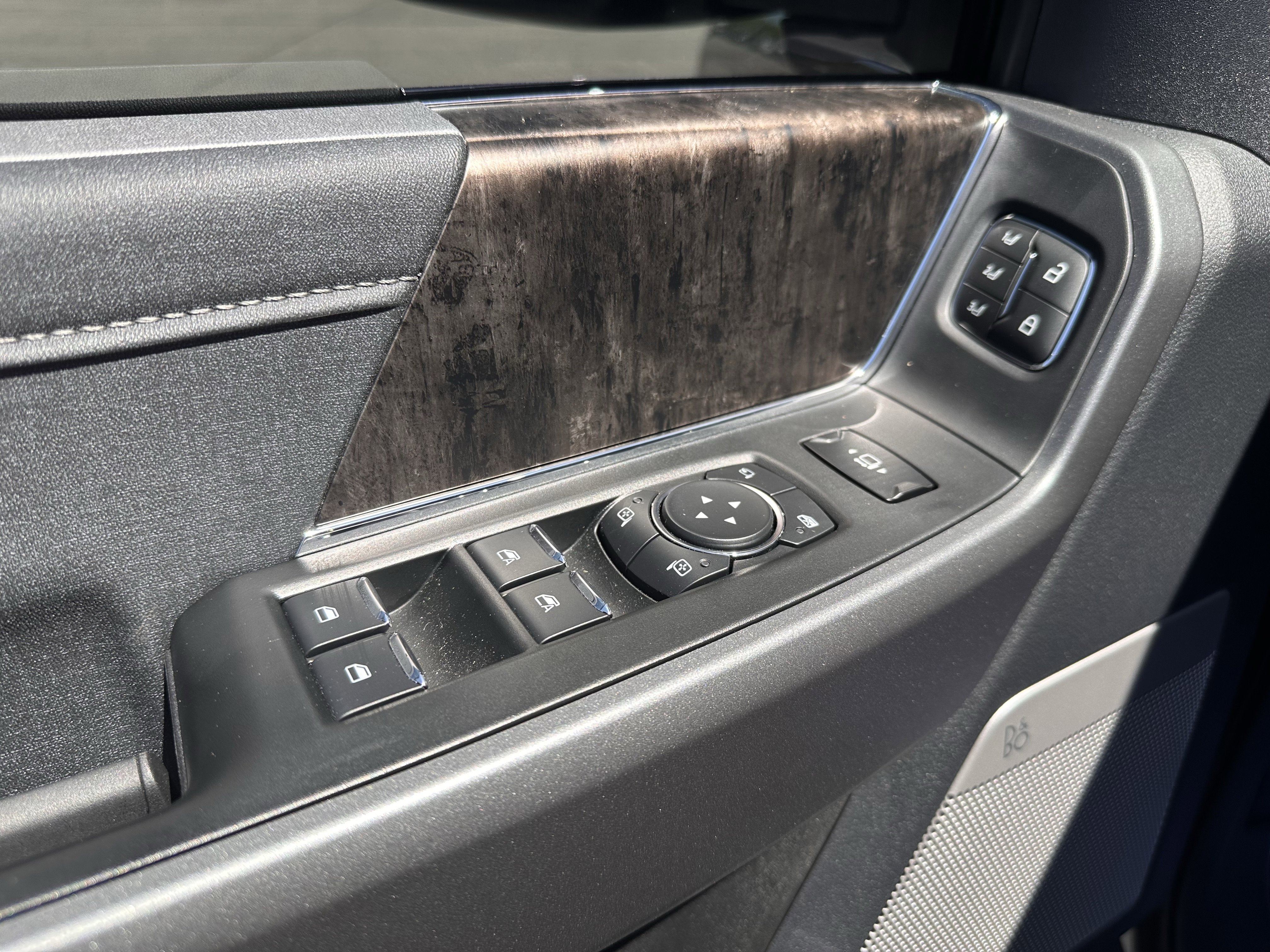 New 2026 Carbonized Gray Metallic Ford F-250® Lariat® image 18
