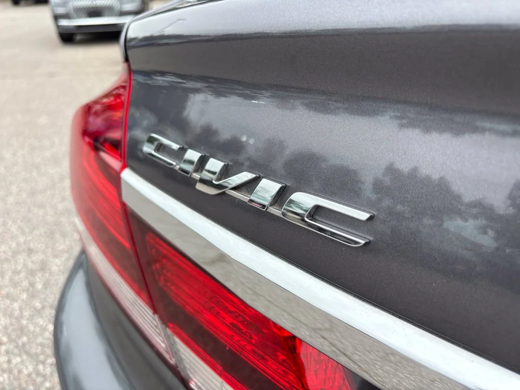 Used 2015 Gray Honda LX image 15