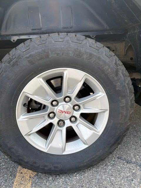 Used 2021 Pacific Blue Metallic GMC Base image 8