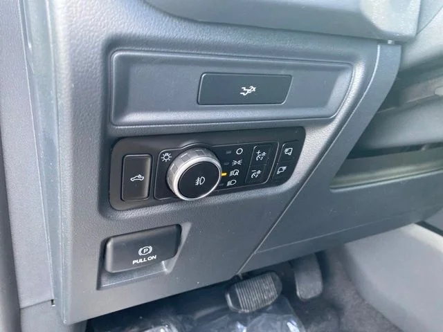 New 2026 Agate Black Metallic Ford XLT image 16