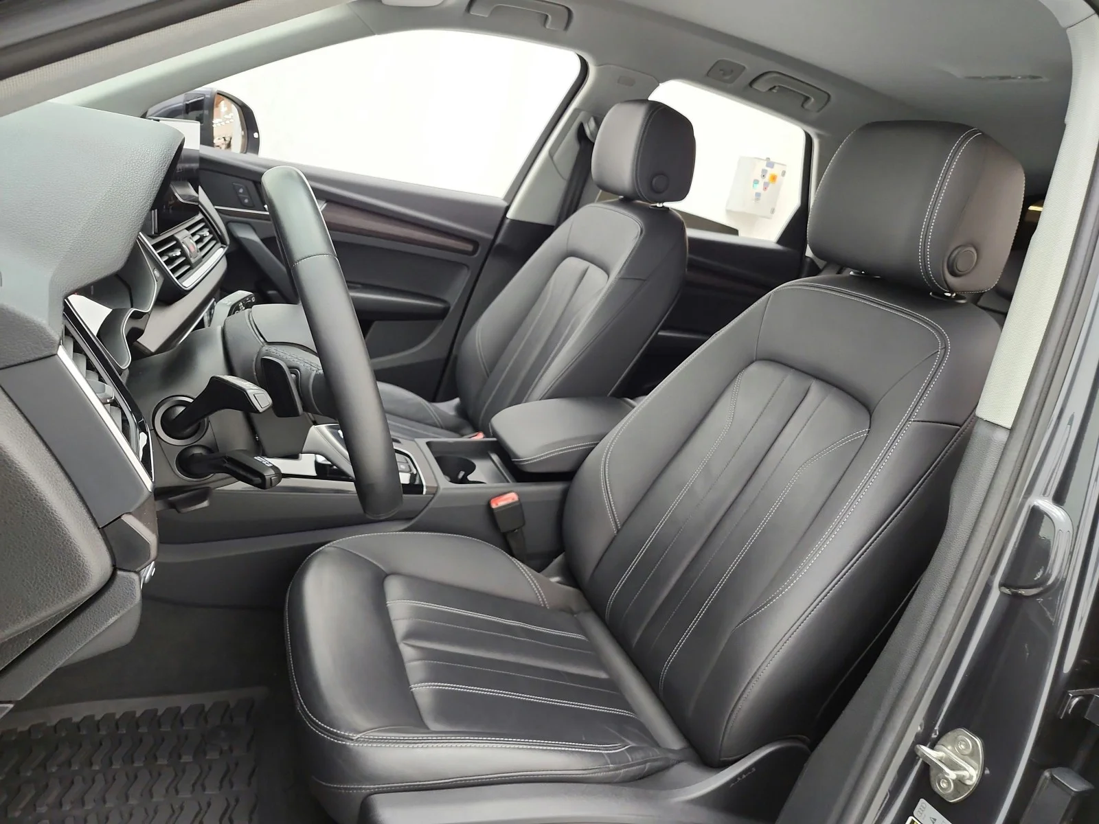Used 2023 Manhattan Gray Metallic Audi Premium image 10