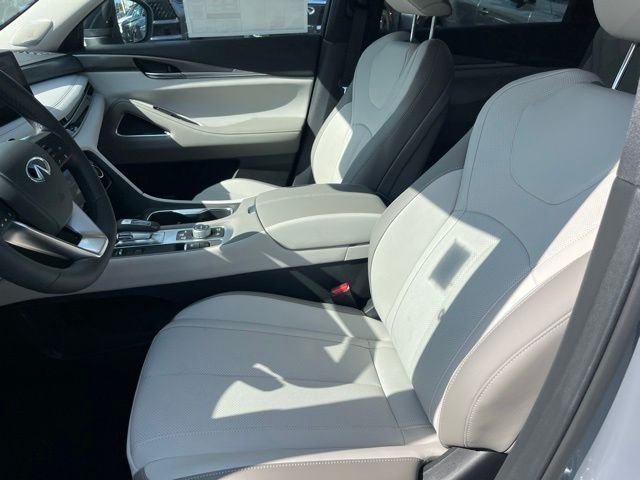 New 2027 Harbor Gray INFINITI Luxe AWD image 9
