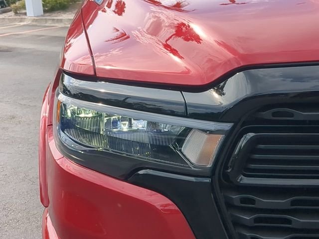 New 2026 Molten Red Pearl-Coat Exterior Paint RAM Big Horn/Lone Star image 10