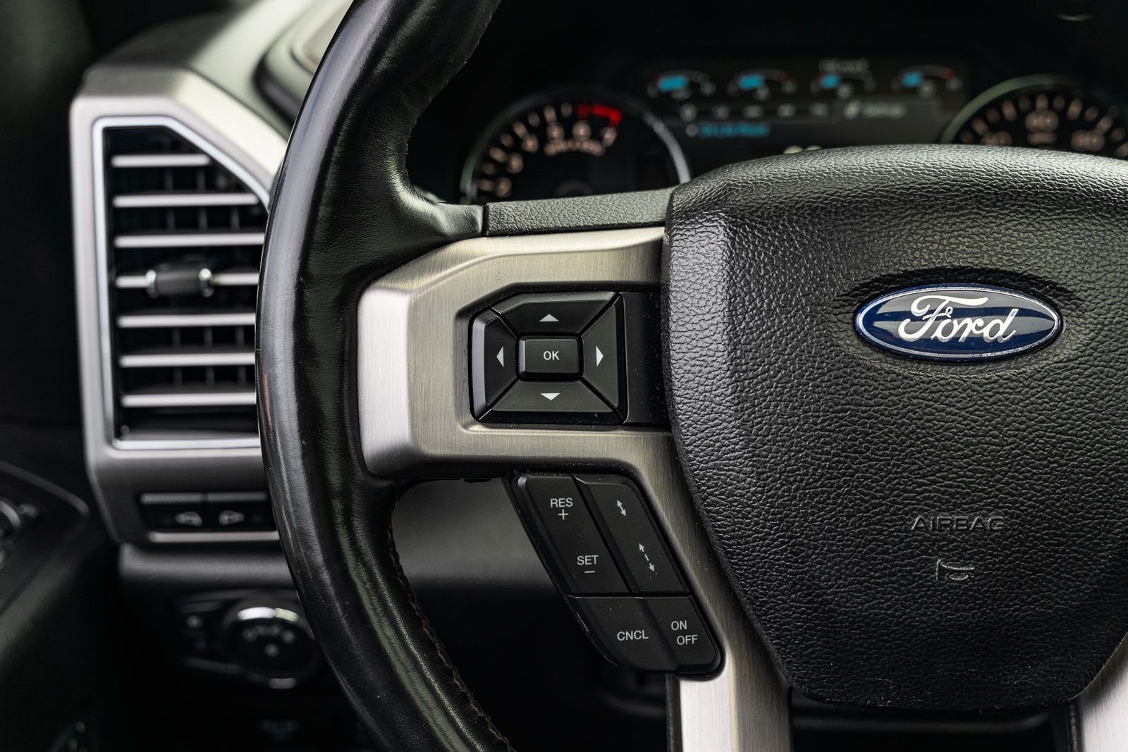 Used 2018 Black Ford Platinum image 25