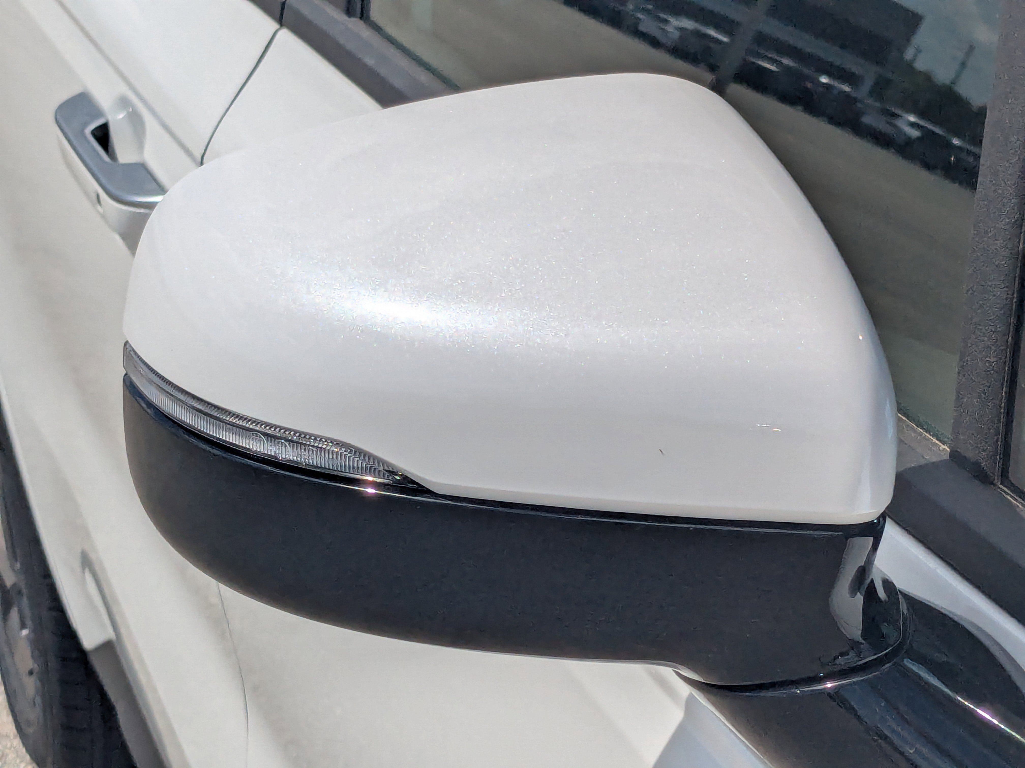 New 2026 Snow White Pearl Kia EX image 12