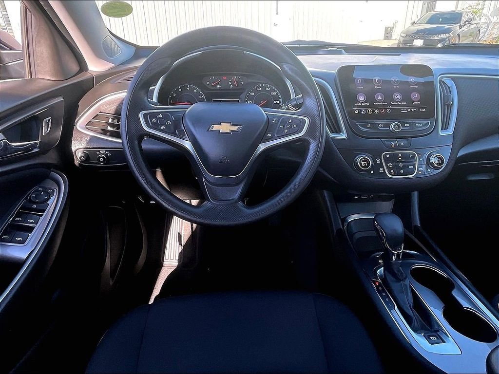 Used 2022 Gray Chevrolet LT image 17