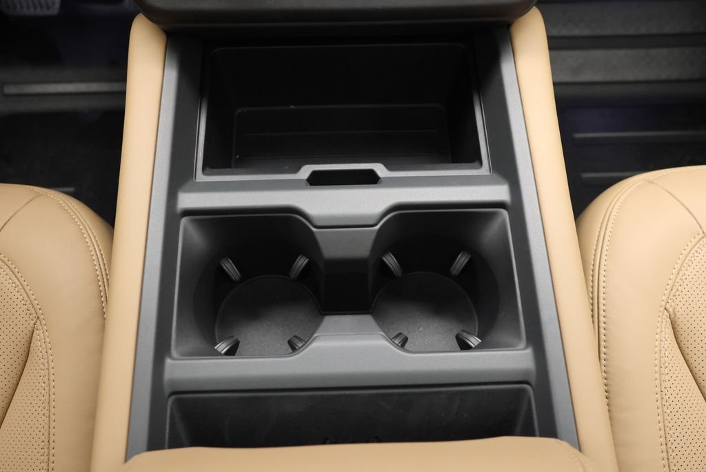 2026 Land Rover Defender X-Dynamic SE - Photo 25