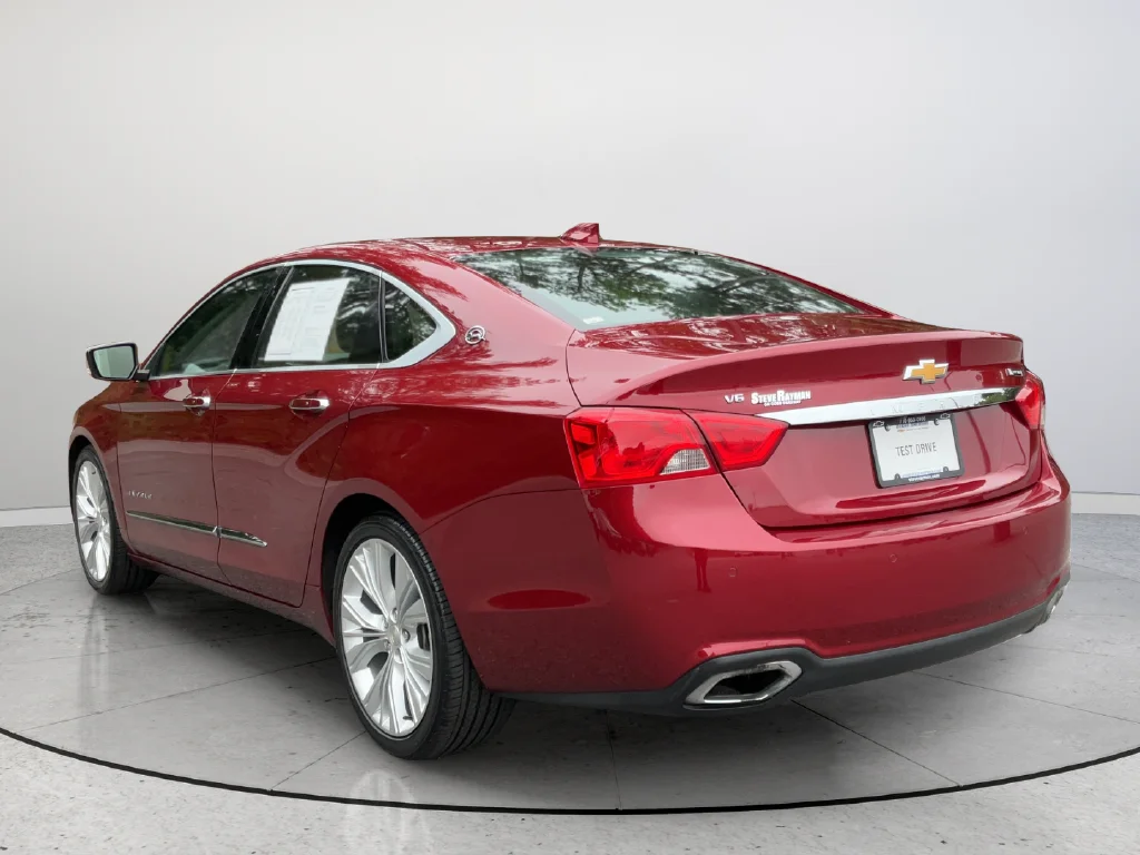Used 2018 Red Chevrolet Premier image 6