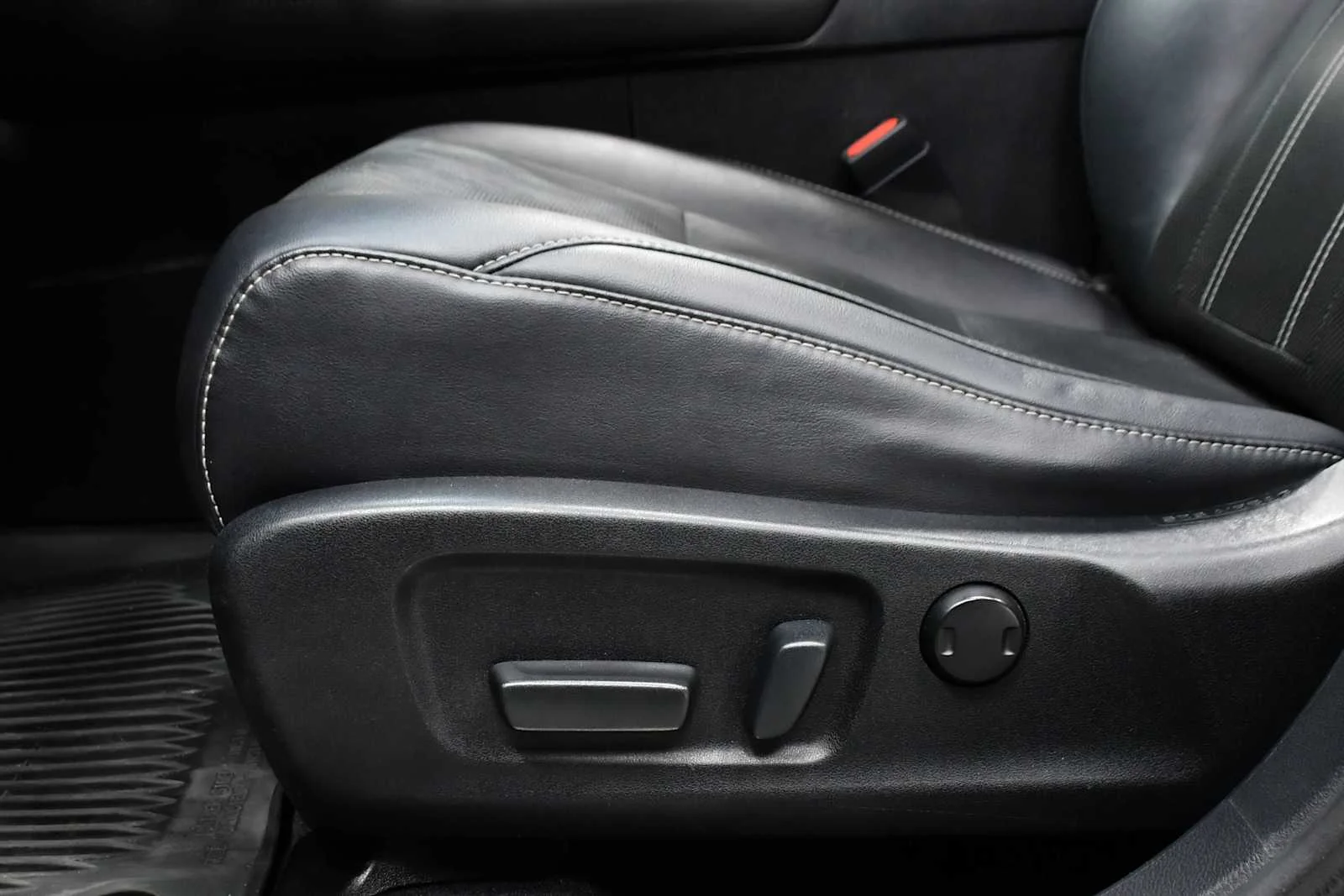 Used 2019 Atomic Silver Lexus Premium image 16