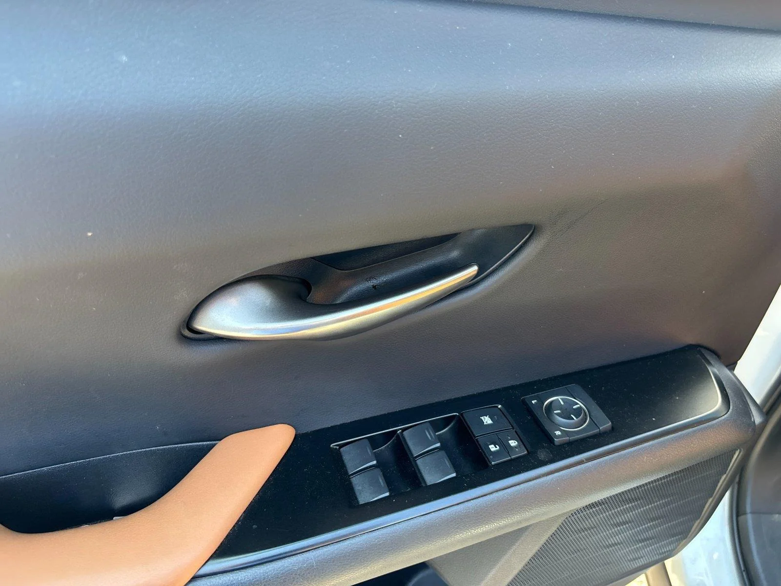 Used 2021 Eminent White Pearl Lexus UX 200 image 14