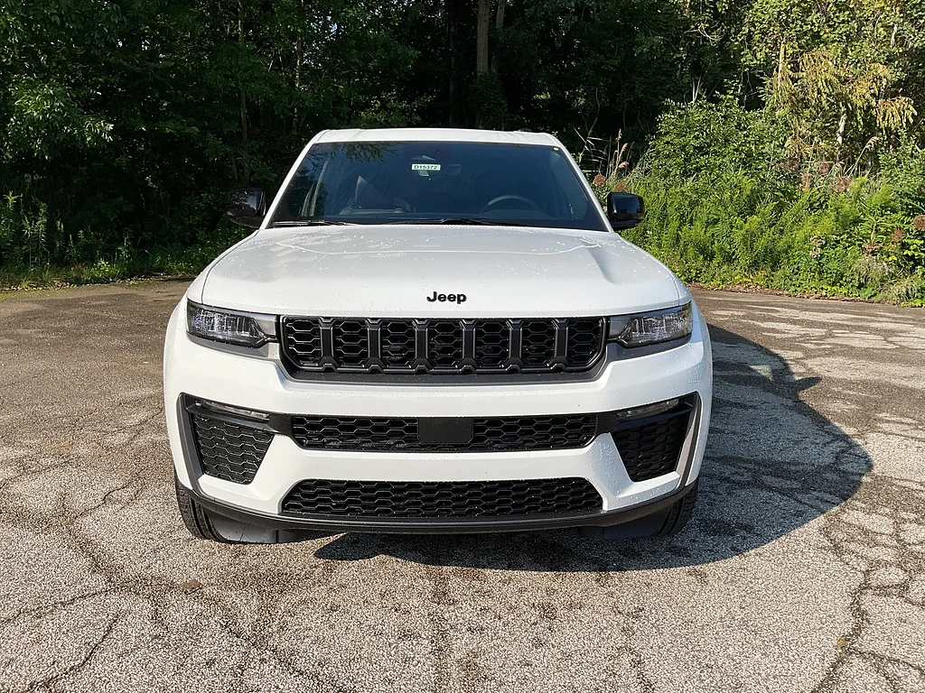 New 2027 Bright White Clearcoat Jeep Limited image 2