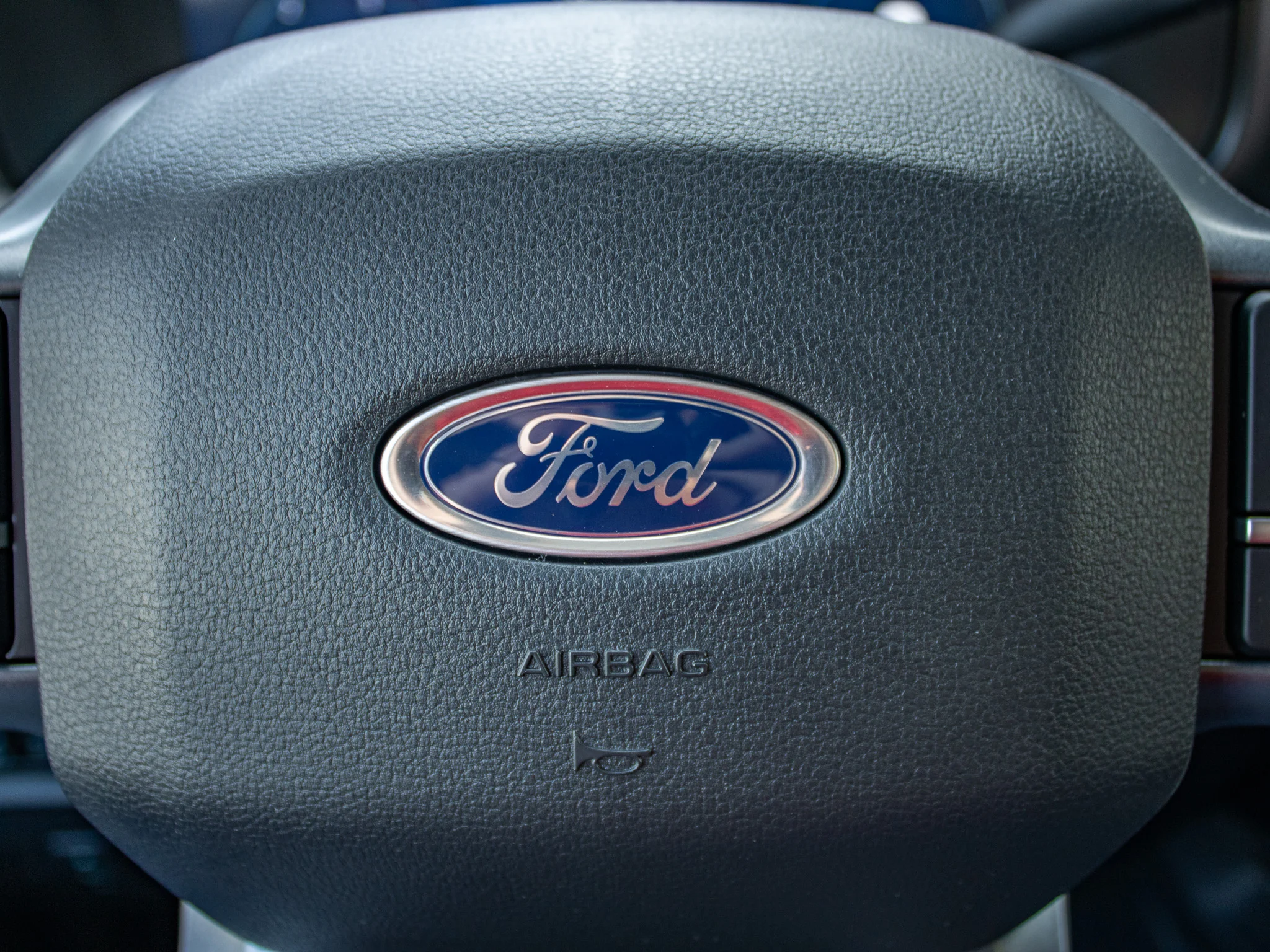 New 2026 Star White Metallic Tri-Coat Ford F-250® Lariat® image 40