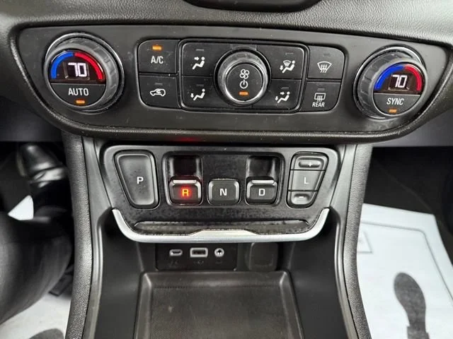 Used 2021 Summit White GMC SLE image 22