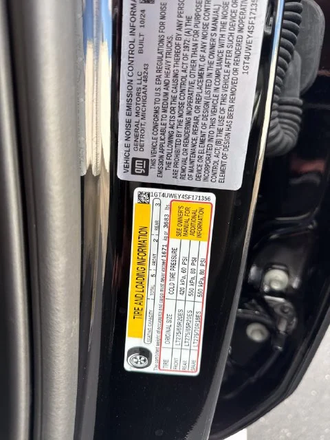 Used 2025 Onyx Black GMC Denali image 35