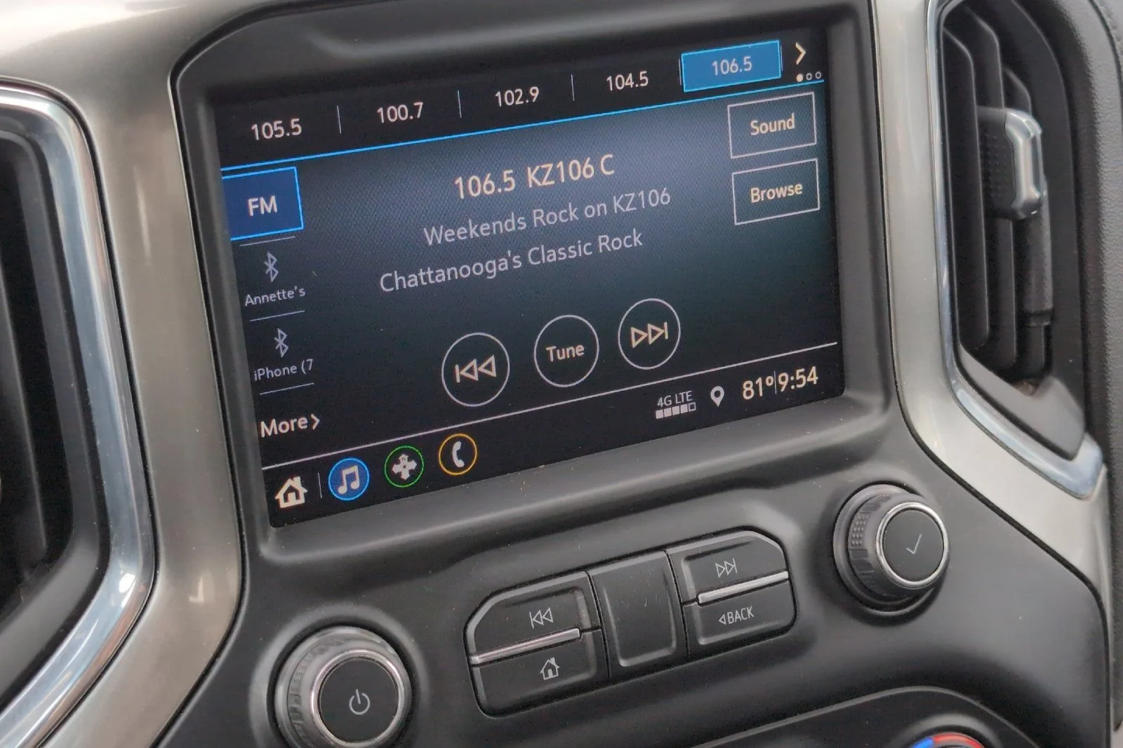 Used 2021 SUMMIT WHITE Chevrolet LT image 18