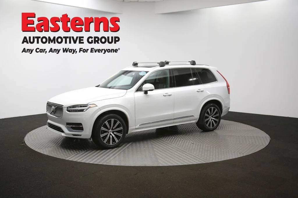 Used 2022 White Volvo T6 Inscription image 58