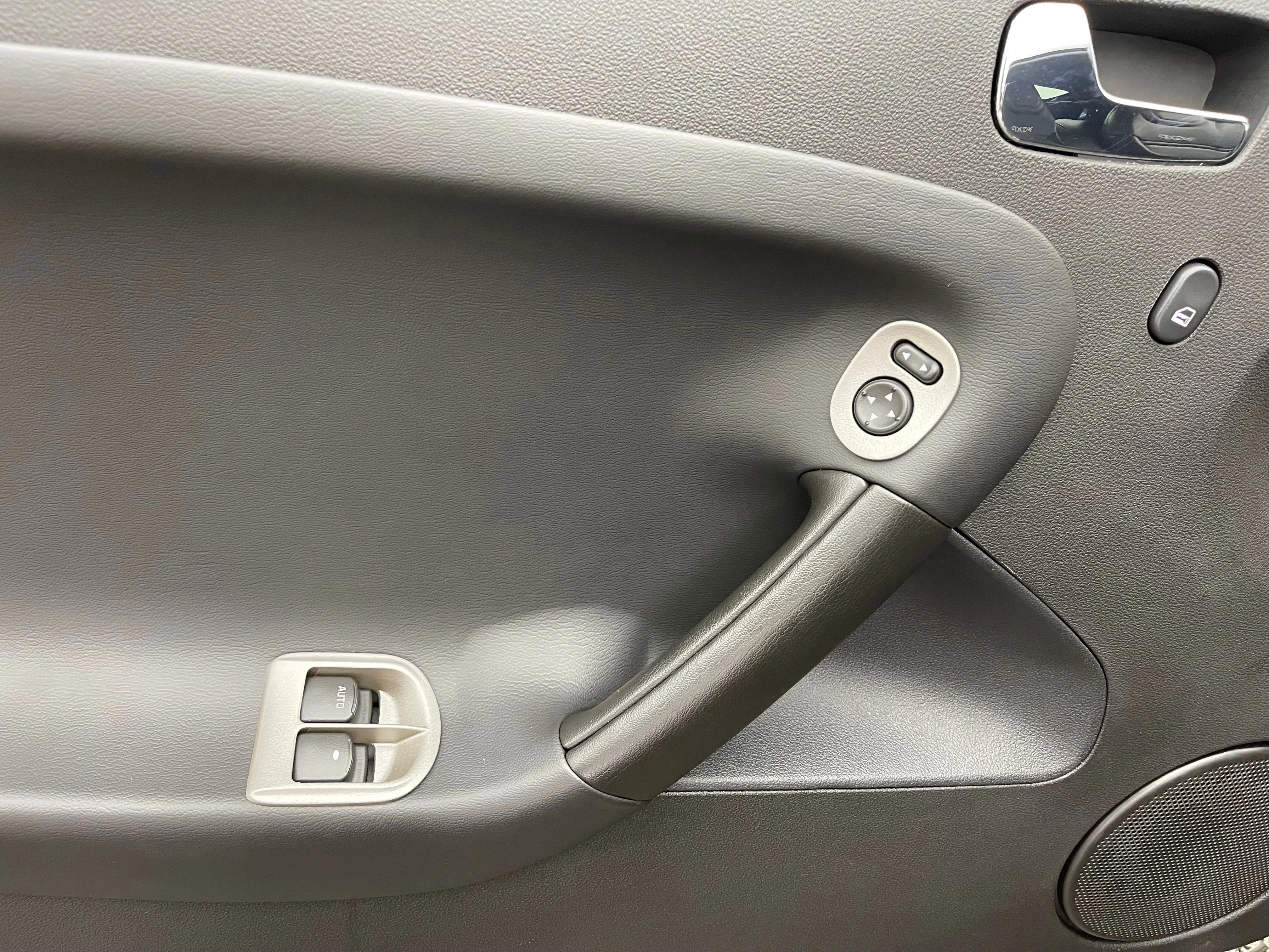 Used 2009 Mysterious (Black) Pontiac GXP image 14