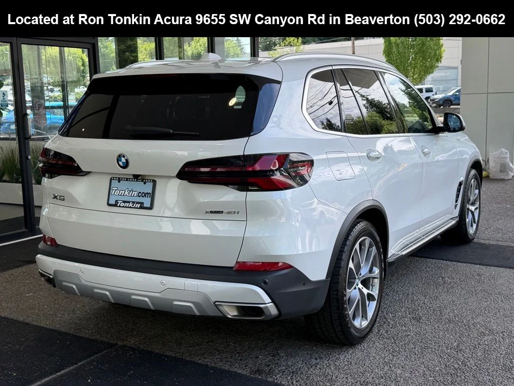 Used 2024 Alpine White BMW xDrive40i image 7