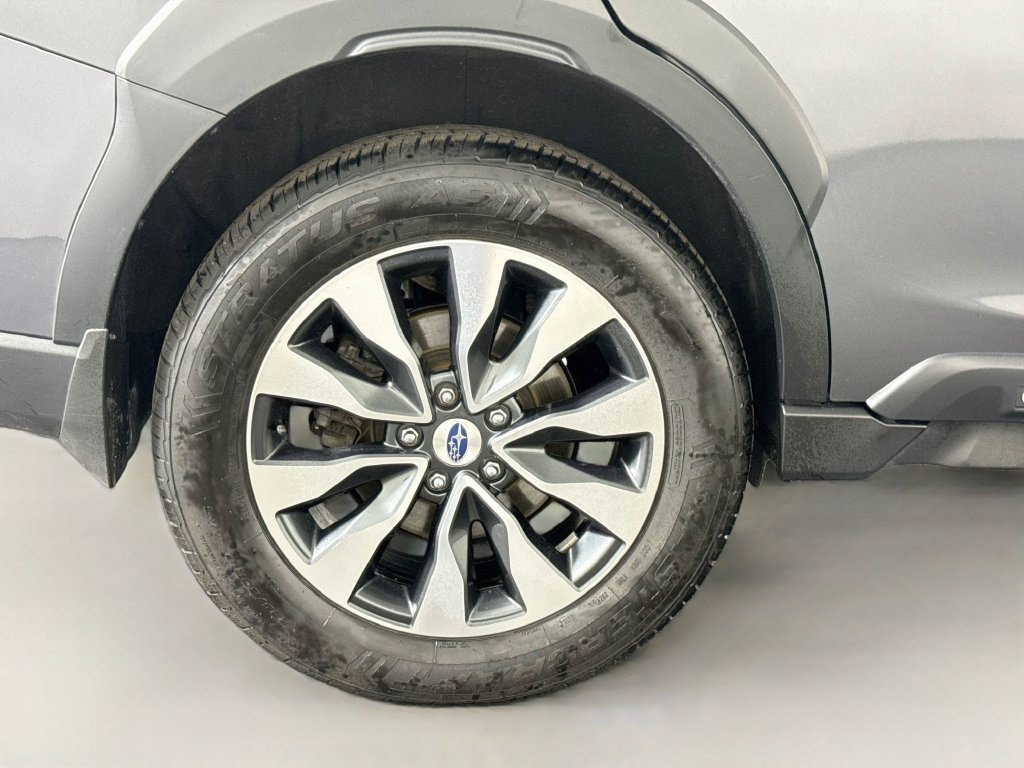 Used 2023 Magnetite Gray Metallic Subaru Limited image 29