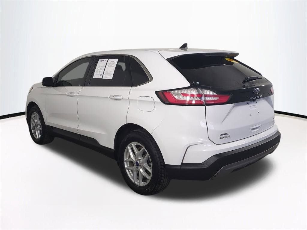 Used 2022 White Ford SEL image 7