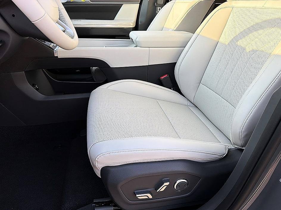 New 2027 Hampton Gray Hyundai SEL AWD image 23
