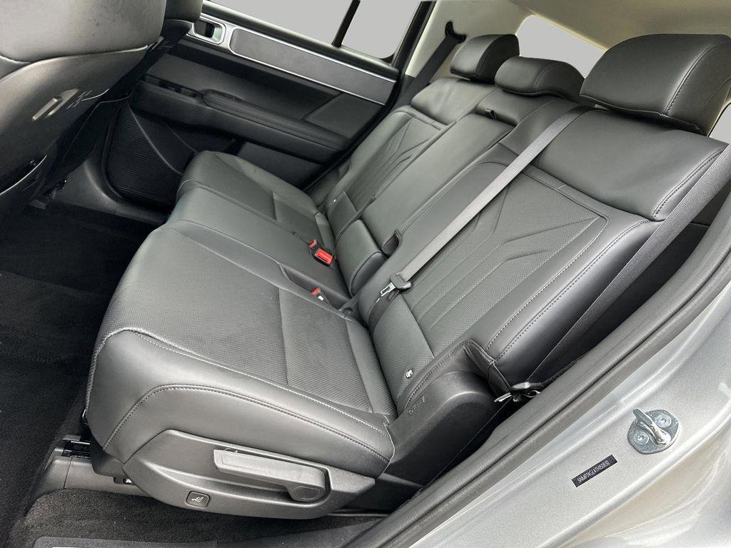 New 2026 Shimmering Silver Pearl Hyundai SEL FWD image 22