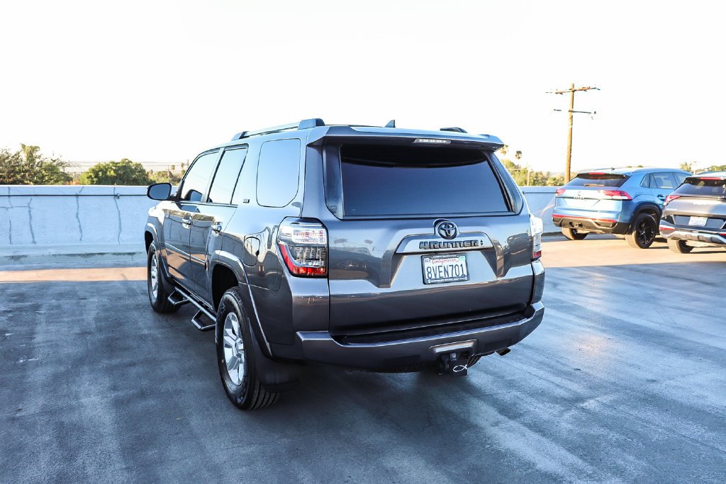 Used 2021 Magnetic Gray Metallic Toyota SR5 Premium image 7