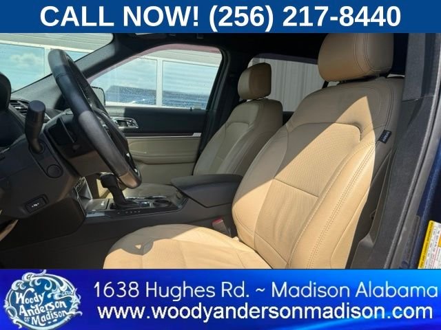 Used 2017 Blue Jeans Metallic Ford Limited image 9