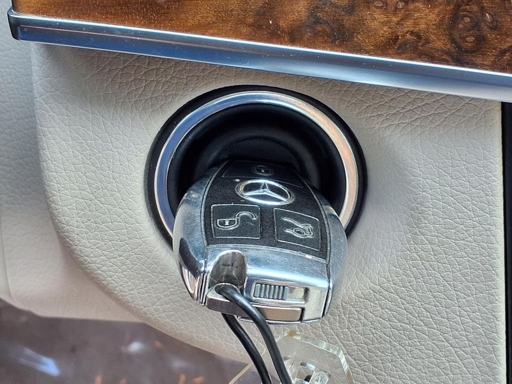 Used 2014 White Mercedes-Benz E 350 image 18