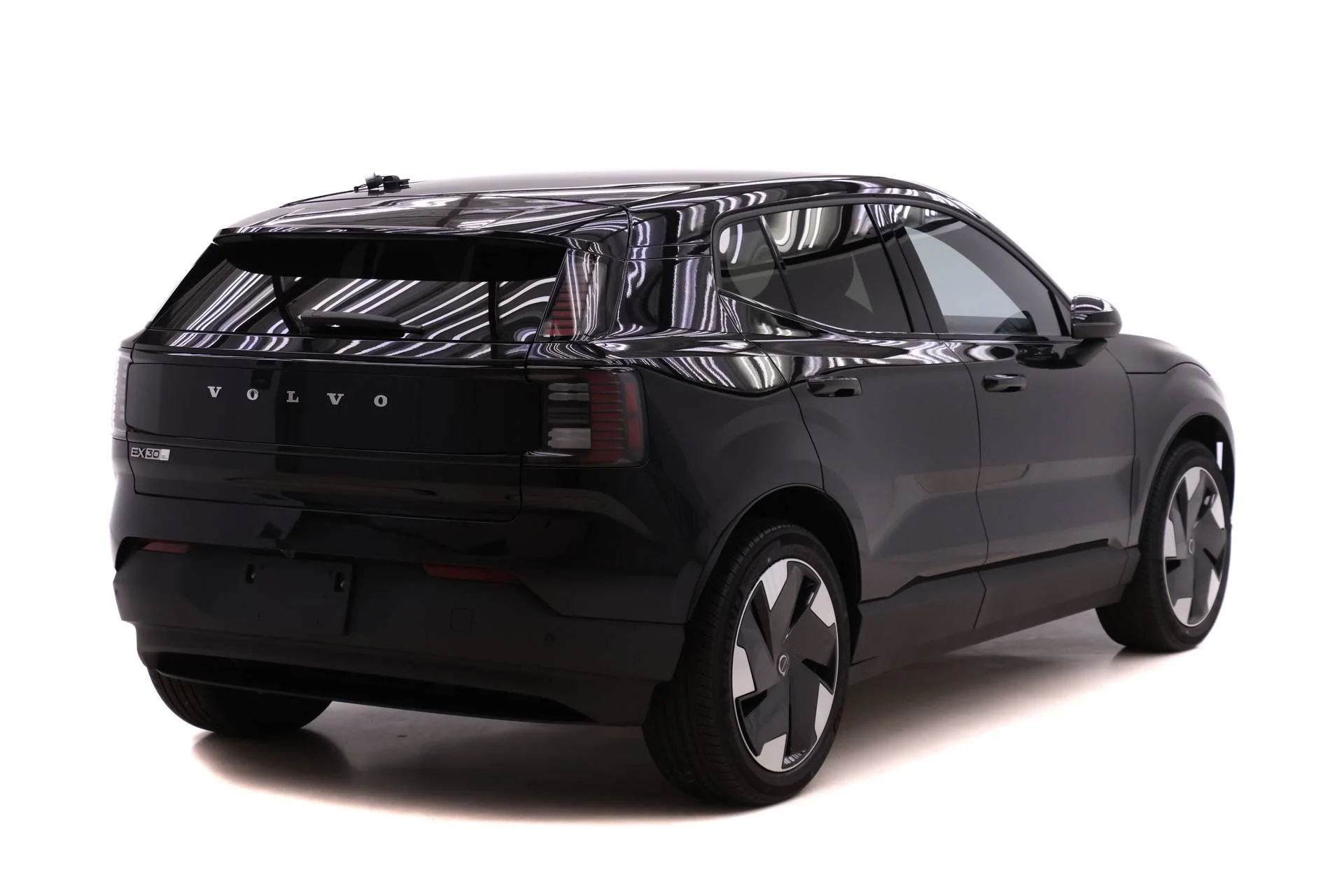 New 2026 Onyx Black Volvo Plus image 4