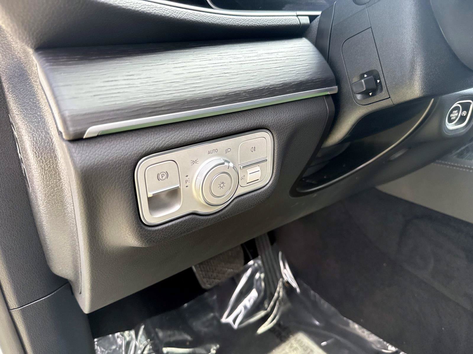 Used 2023 Polar White Mercedes-Benz 350 image 22