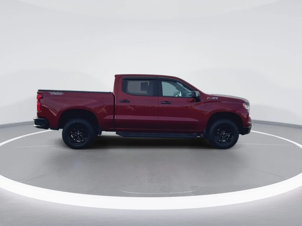 Used 2022 Red Chevrolet LT Trail Boss image 9