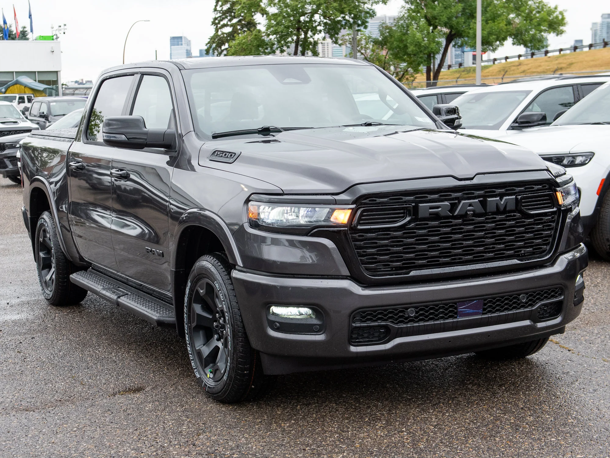 New 2026 Grey RAM Big Horn Night* Crew Cab 4x4, Level 2 Equipment Group, 3.92 Rear Axle image 9