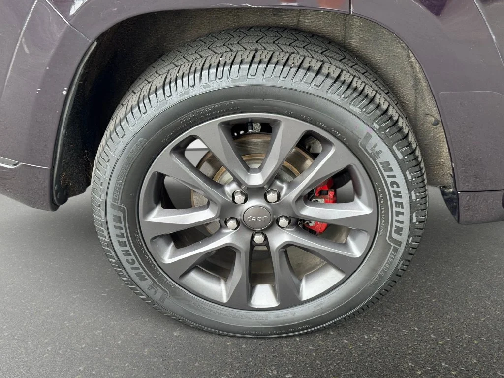 Used 2018 Red Jeep Overland image 37