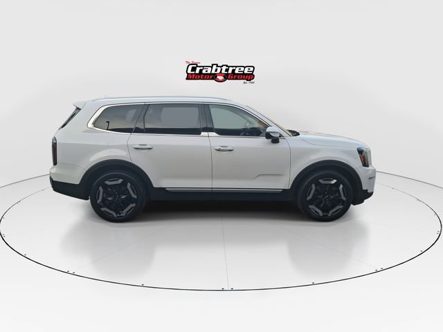 Used 2023 White Kia EX image 9