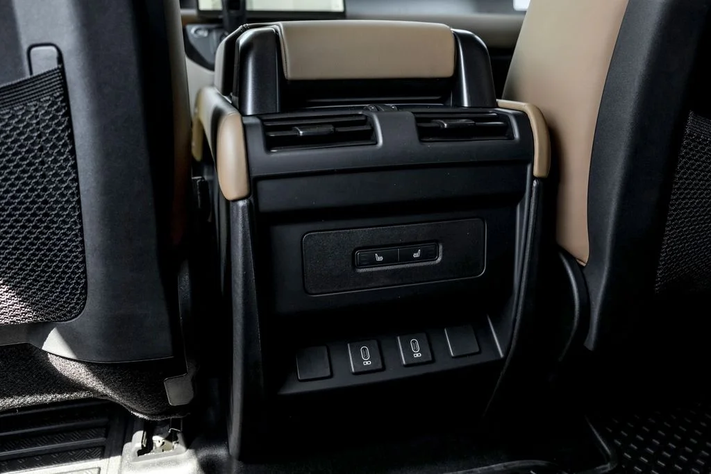 New 2026 Fuji White Land Rover X-Dynamic SE image 18