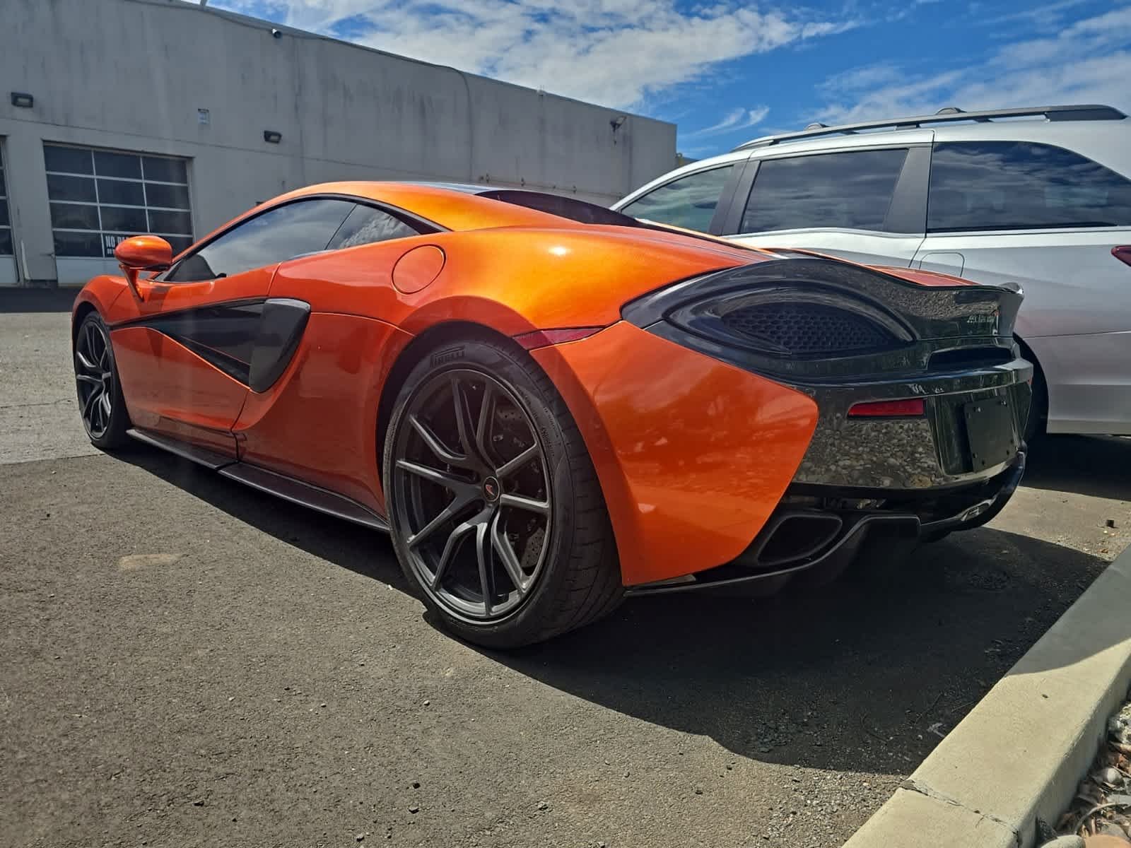 Used 2018  McLaren  image 7