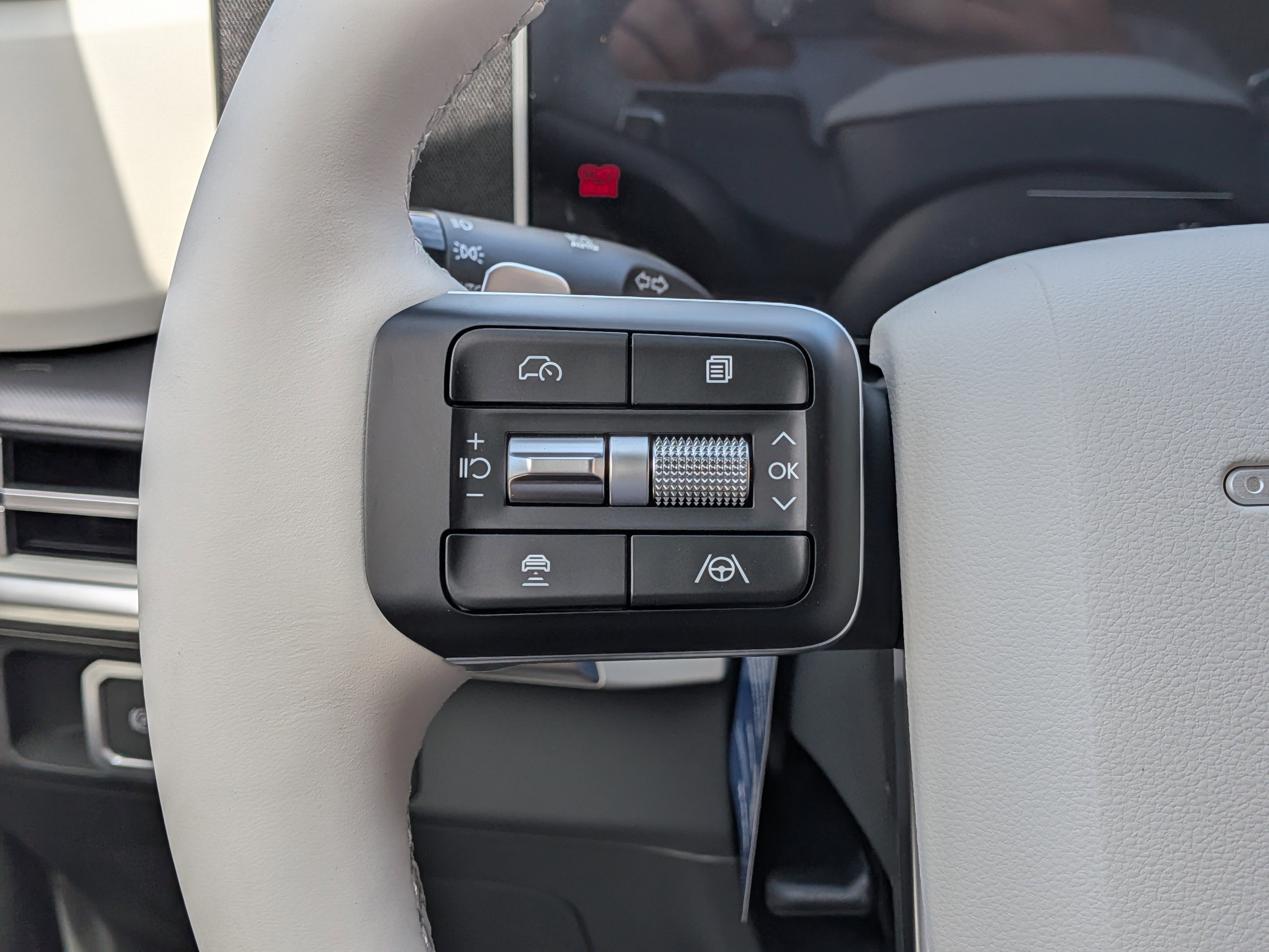 New 2026 Hampton Gray Hyundai SEL FWD image 37
