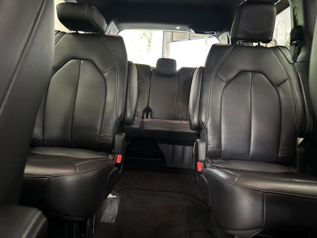 Used 2026 Black Chrysler Select image 26