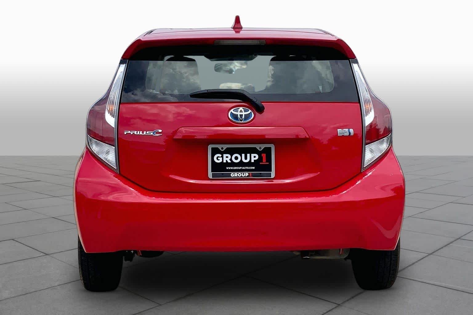 Used 2016 Absolutely Red Toyota One image 5